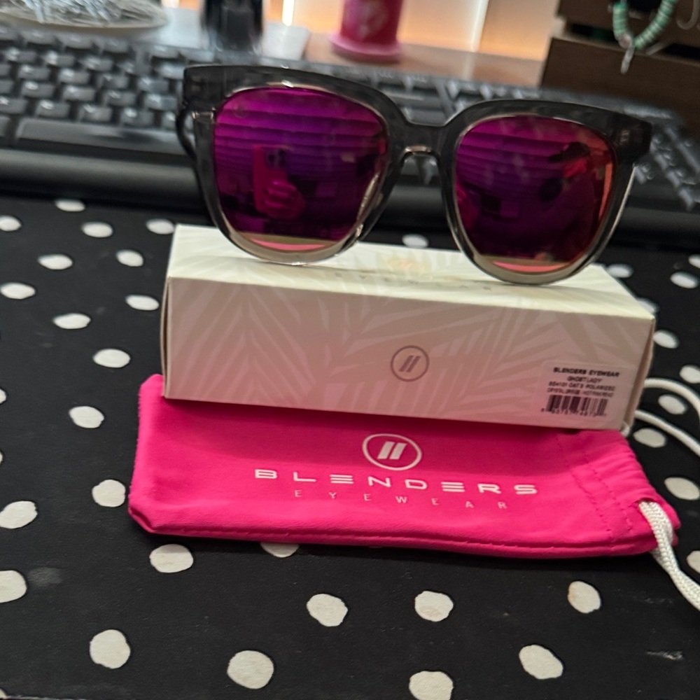 Blenders -Style Grove- Color Ghost Lady (Discontinued) Polarized Sunglasses